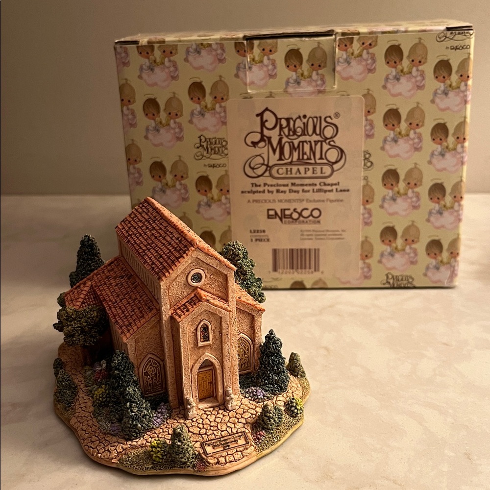 Precious Moments Chspel sculpted by Ray Day for Lilliput Lane 1999 L2258